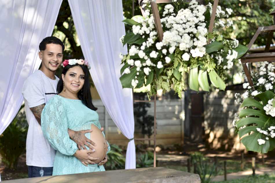 Casal posando para foto em Raposos