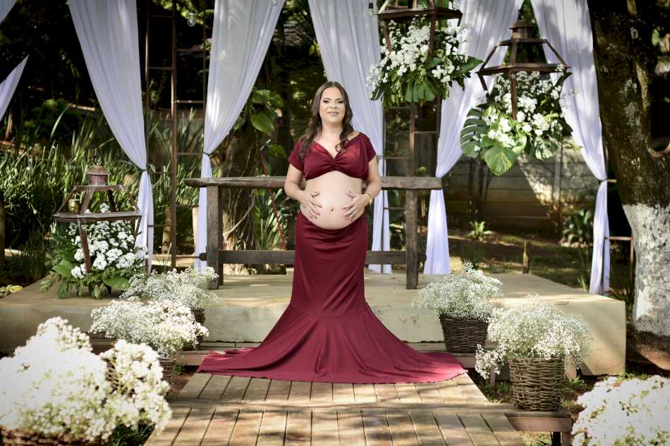 Futura mãe posando para uma foto em Sarzedo